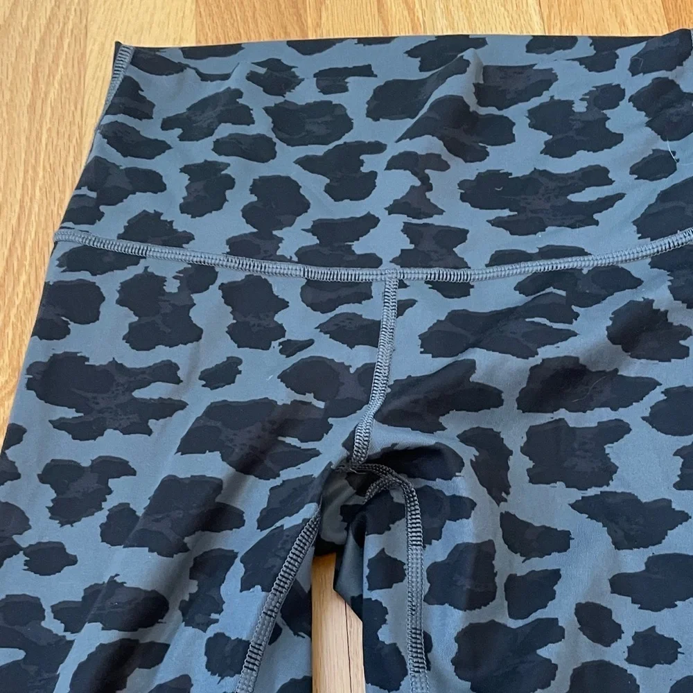 Lululemon women’s Athletica Black Leopard Print Leggings